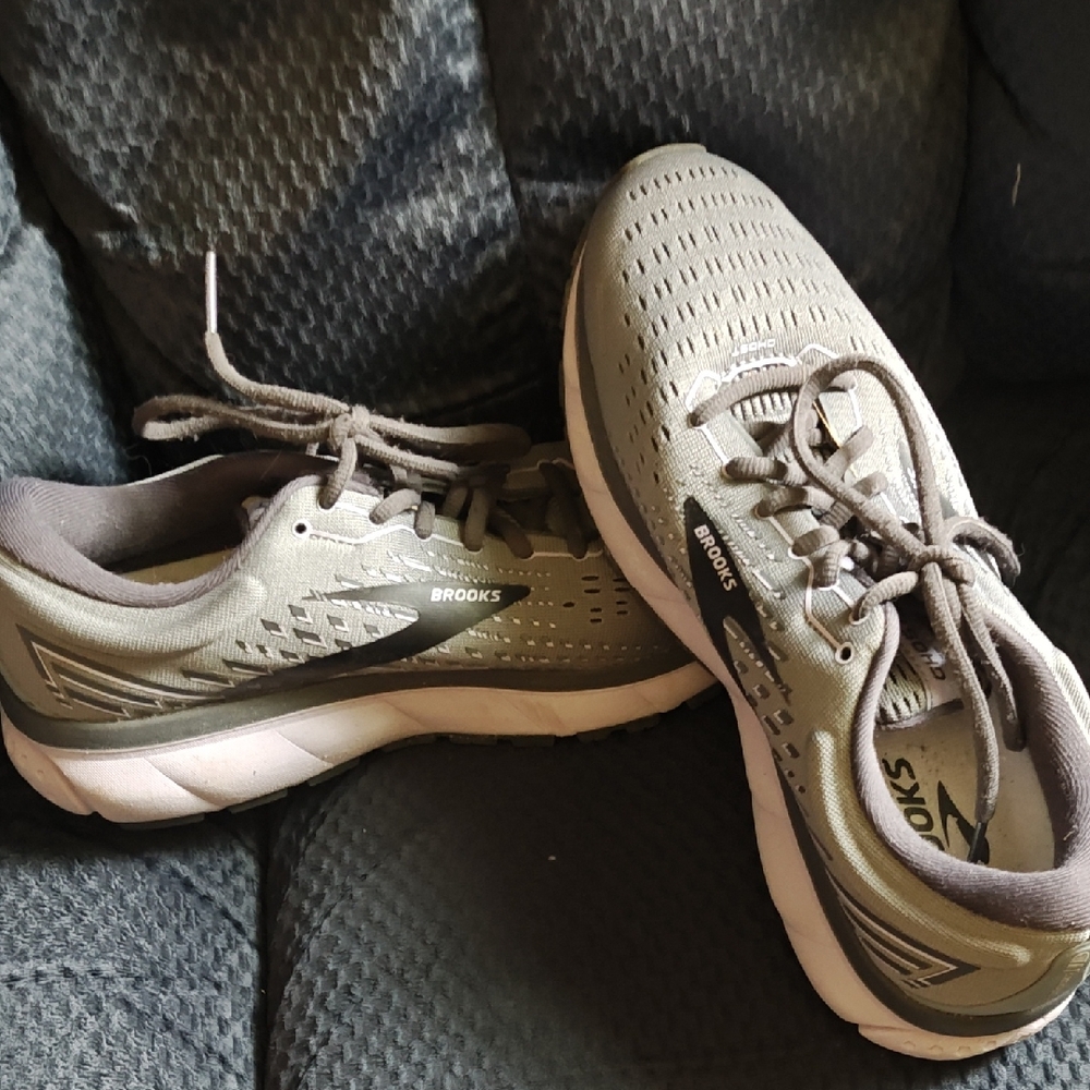 Brooks Charcoal Athletic Sneakers